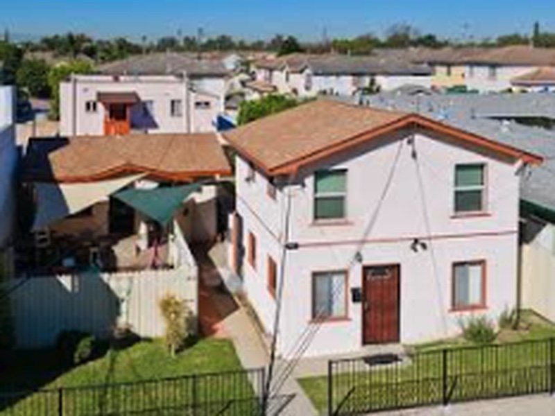 1817 Stanley Avenue, Signal Hill