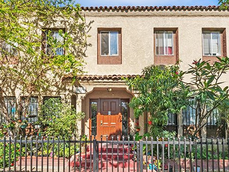 2033 Cedar Avenue, Long Beach
