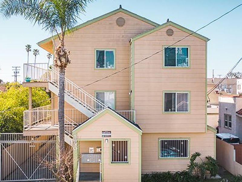 3930 E. 11th Street, Long Beach