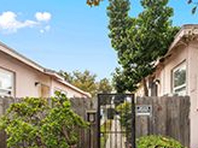 494-496 Sunset St / 491 E. 51st St, Long Beach